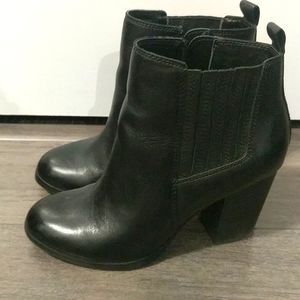 Ankle heel boots